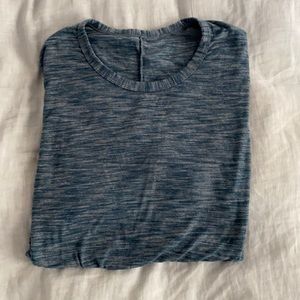 Men’s lululemon tee (L)